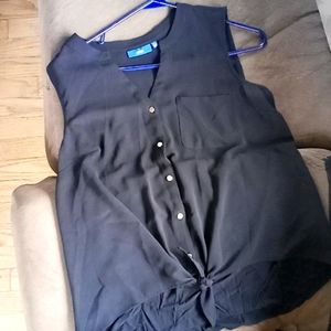 Botton up black tanktop